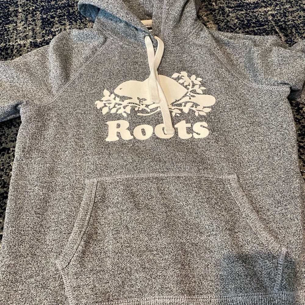 Women’s Roots sweatshirt